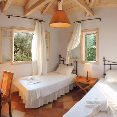 Katouna Sleeps 5 With Pool Air Con And Wifi *